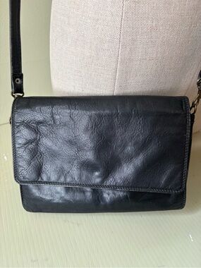 Derek Alexander  Black Leather Crossbody Bag plaid lining